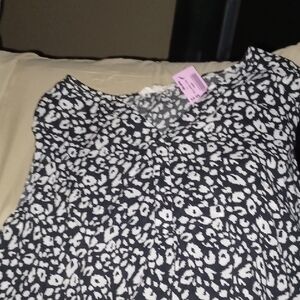 Chic Black and White Patterned Blouse